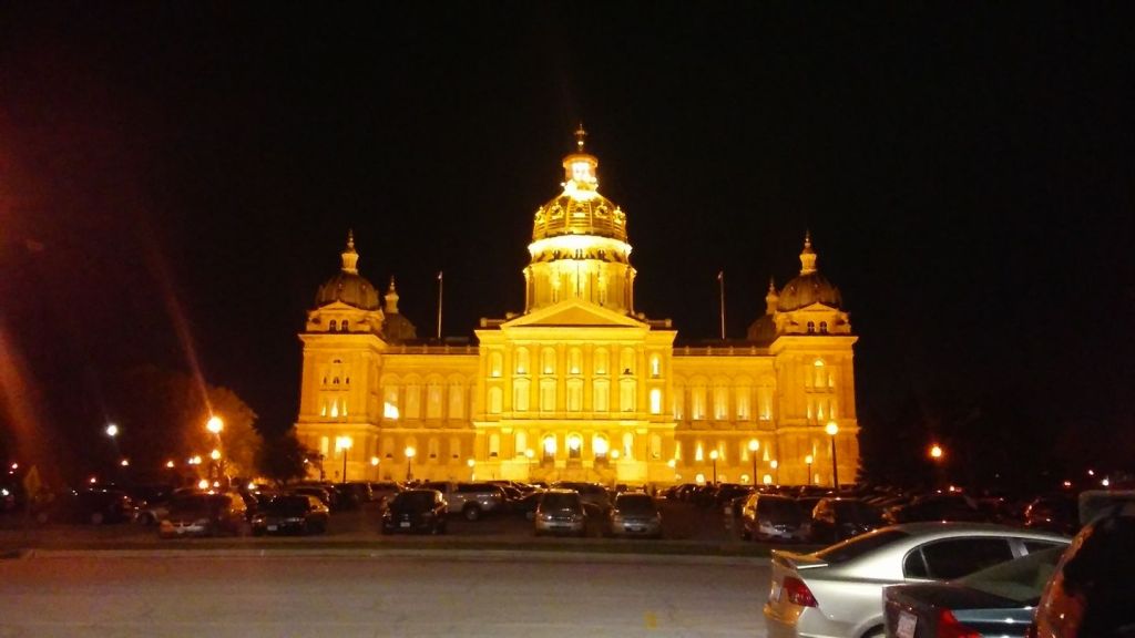 What Excuse Will Iowa Legislators Think To Dodge Marijuana Next While Illinois Reps AND Senators Move To Legalize Marijuana “Nearly Right Away” And Hawaii Legislators Are Looking At Legislation Opining That The Final Say Rests With The States And Federal Law Is Not A Valid Reason To Remain Ignorant And Ignore&nbsp;Us?