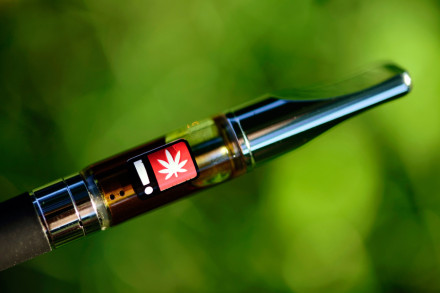 Death By Vapors: Vitamin E Acetate Making Black Market THC Cartridge Users Deadly Ill #BlackMarketNews