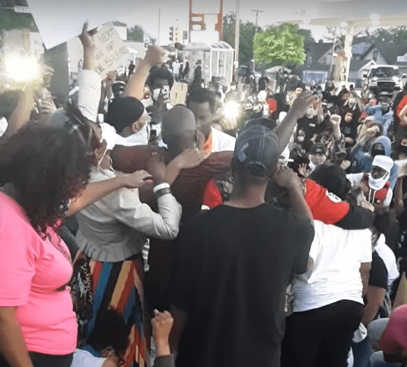 Crips and Bloods, Black Panthers Pray Publicly In Christ Name To Unite All Colors And Creeds | 38th And Chicago Minneapolis&nbsp;5-29-2020